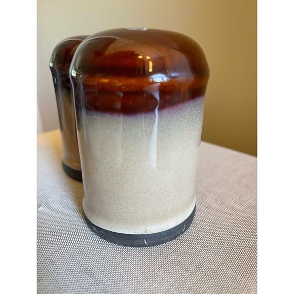 Vintage Sango Nova Brown Salt Pepper Shaker Set Beige Brown Earthware Round S&P - Picture 3 of 4